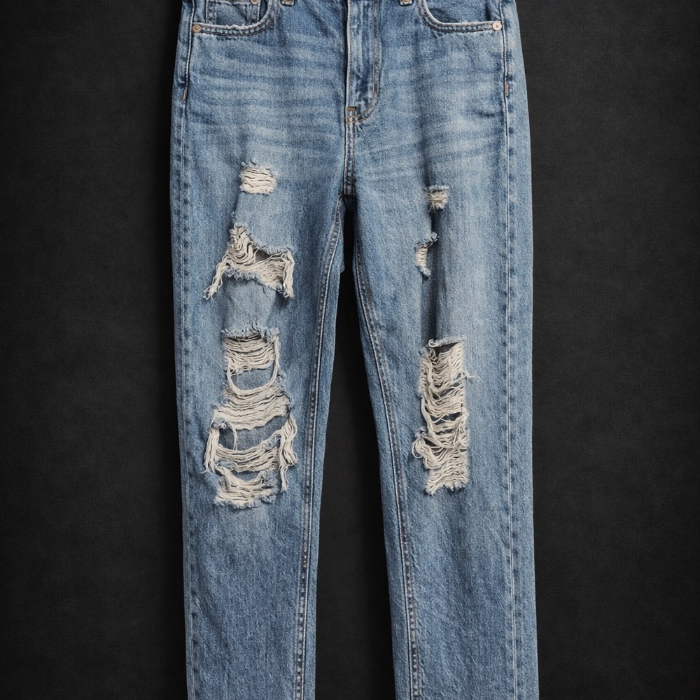 American Eagle Outfitters Light Blue Distressed Jeans